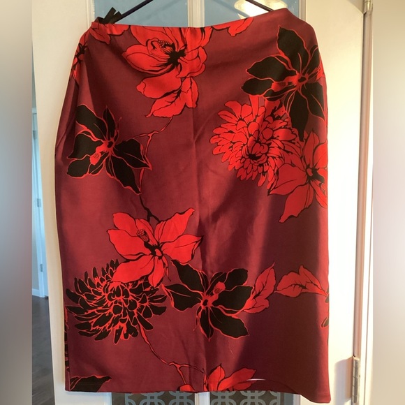 Liz Claiborne Dresses & Skirts - Liz Claiborne Red and Black Floral Skirt